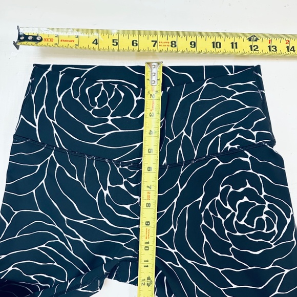 Lululemon Wunder Under High Waisted Leggings in Radiant 8 - Picture 9 of 11